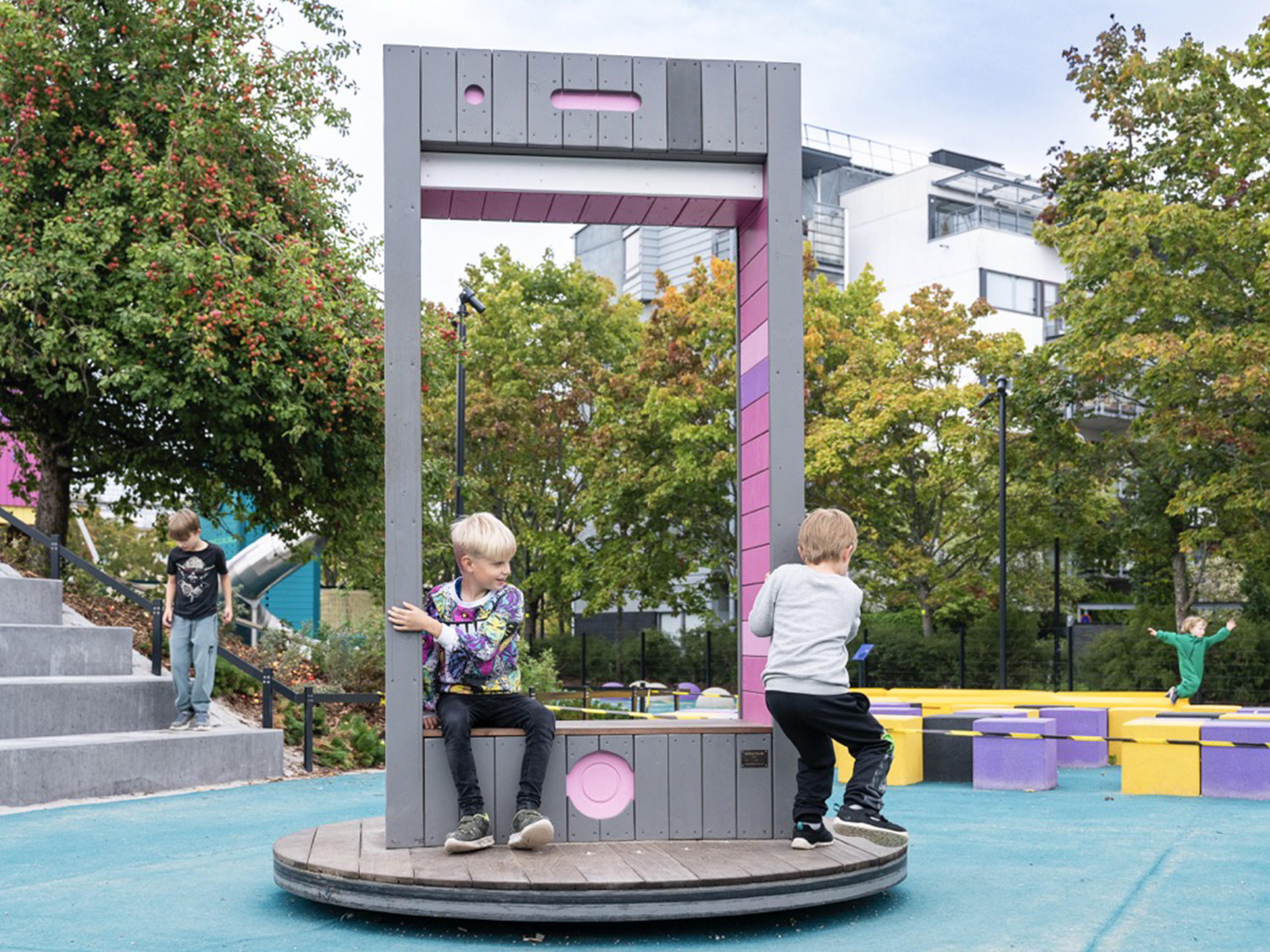 The Rotating Phone at Ruoholahti